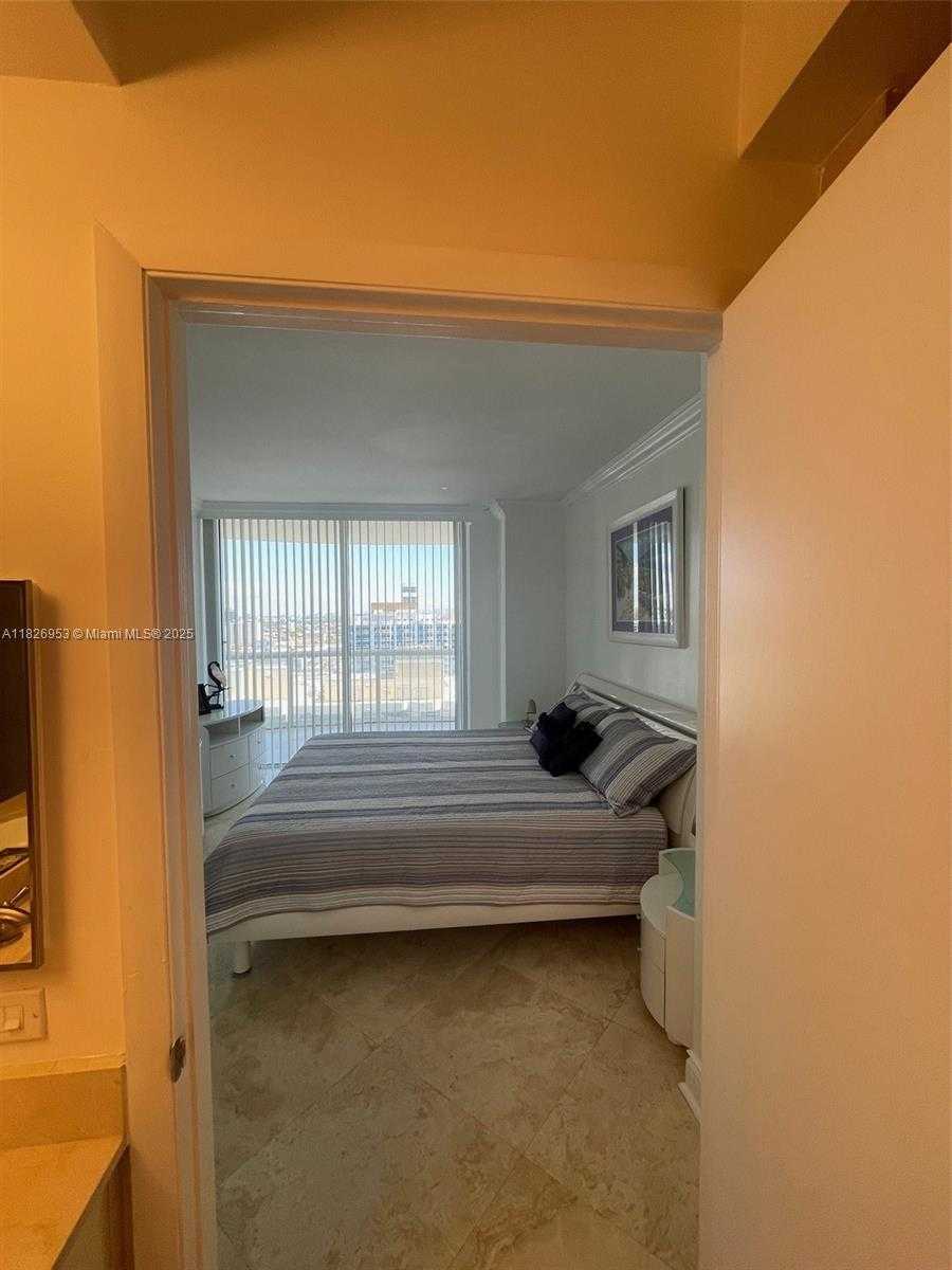 Small Image of 6365 COLLINS AVE #2309, Miami Beach Number 27