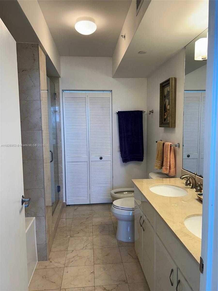 Small Image of 6365 COLLINS AVE #2309, Miami Beach Number 31