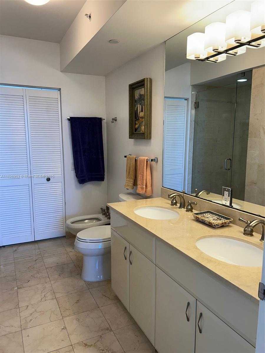 Small Image of 6365 COLLINS AVE #2309, Miami Beach Number 32