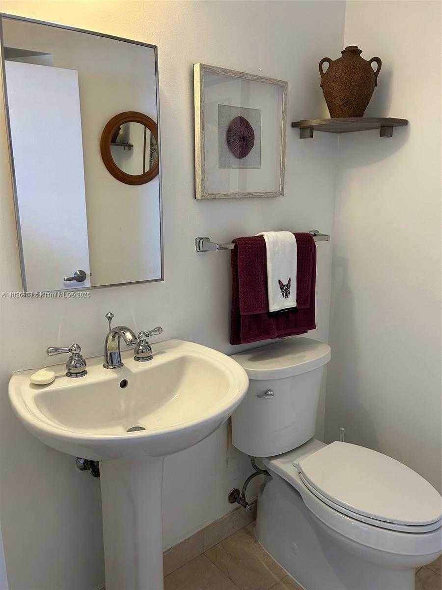 Small Image of 6365 COLLINS AVE #2309, Miami Beach Number 35
