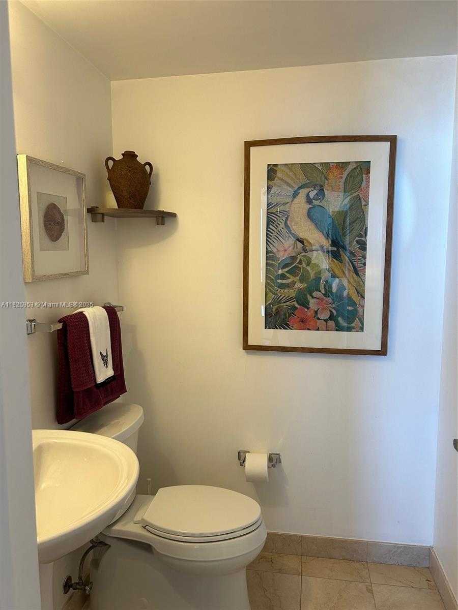 Small Image of 6365 COLLINS AVE #2309, Miami Beach Number 36
