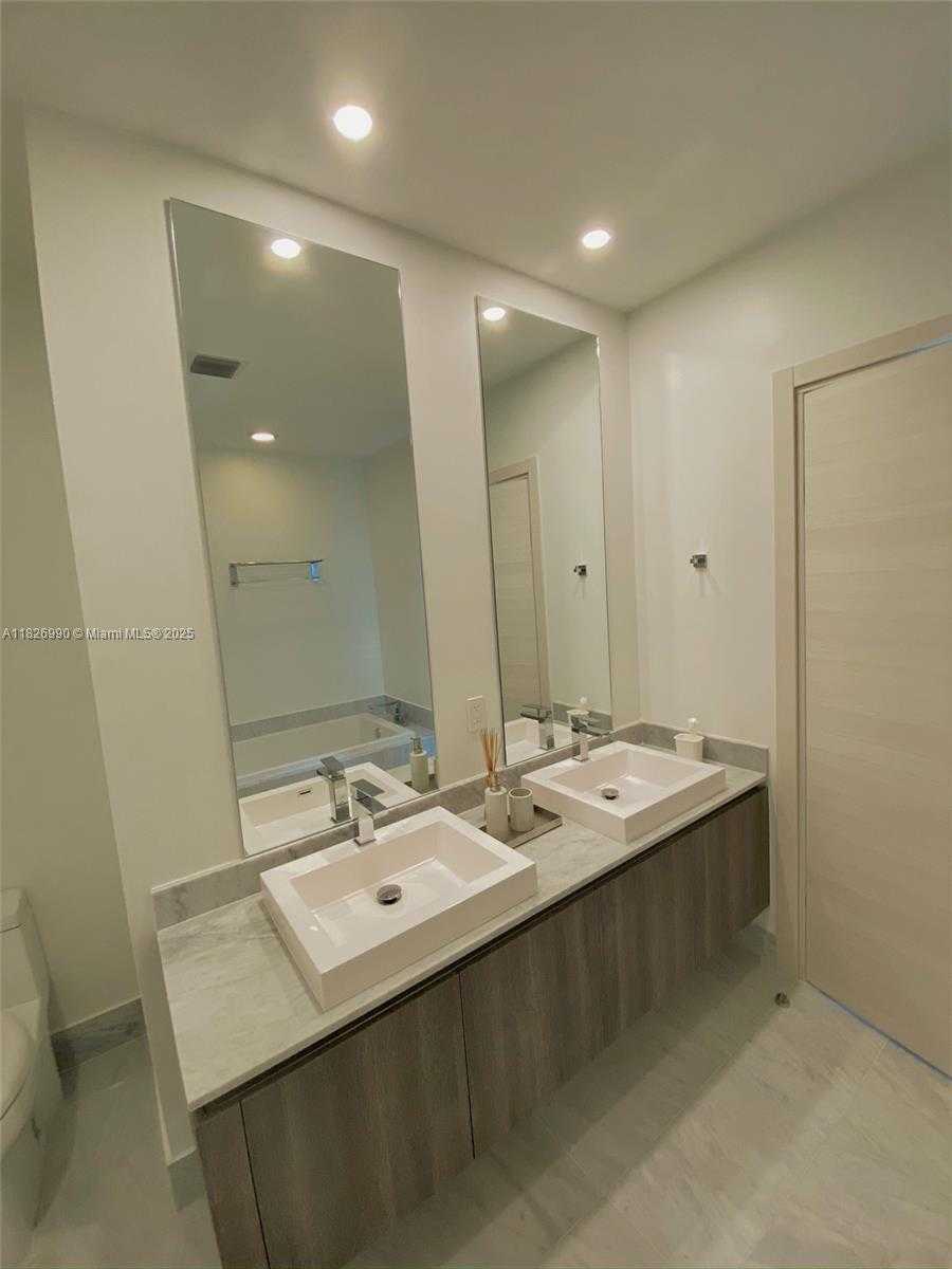 Small Image of 801 SOUTH MIAMI AVE #5410, Miami Number 24