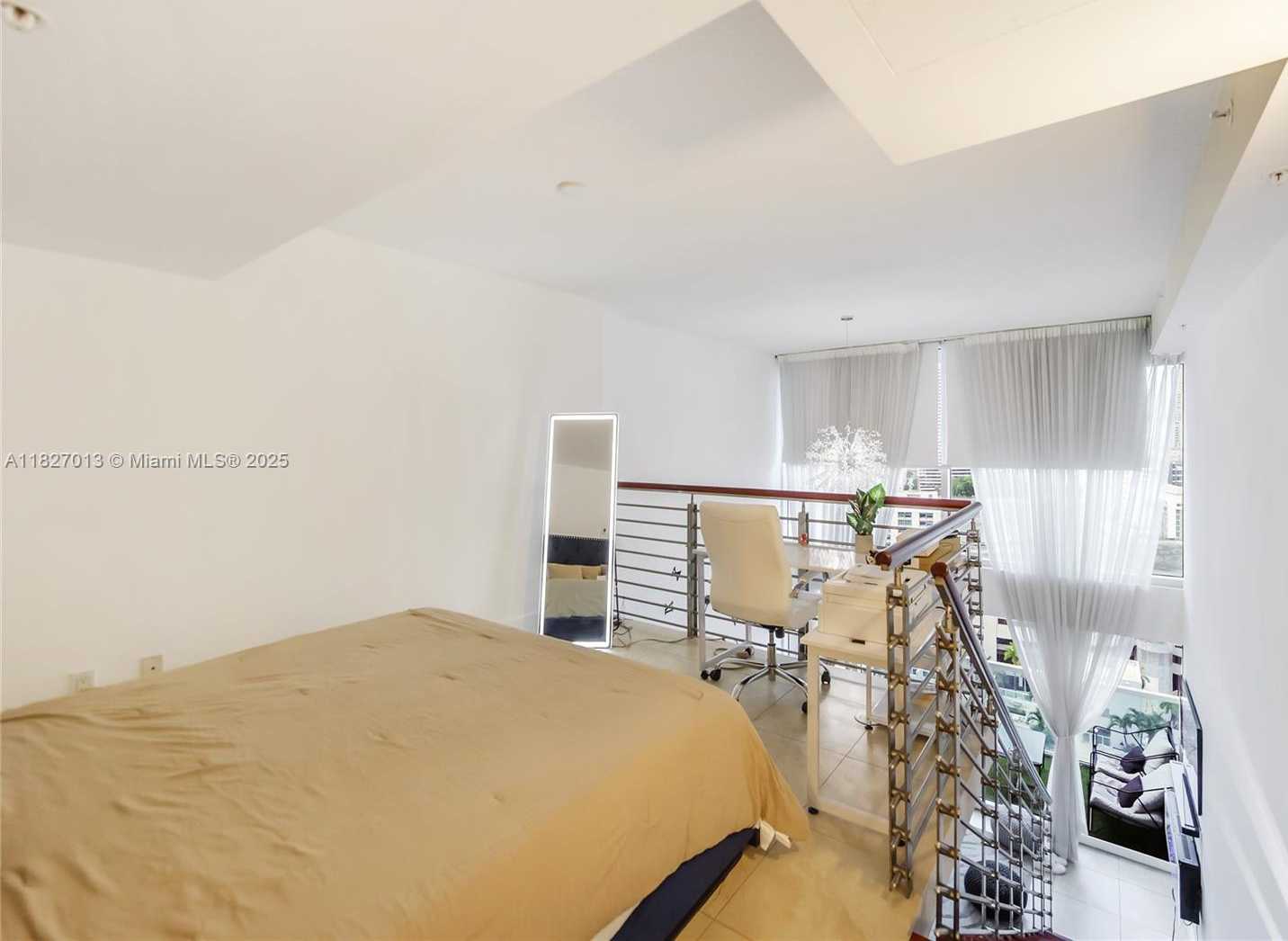 Small Image of 41 SOUTH EAST 5TH ST #1303, Miami Number 9