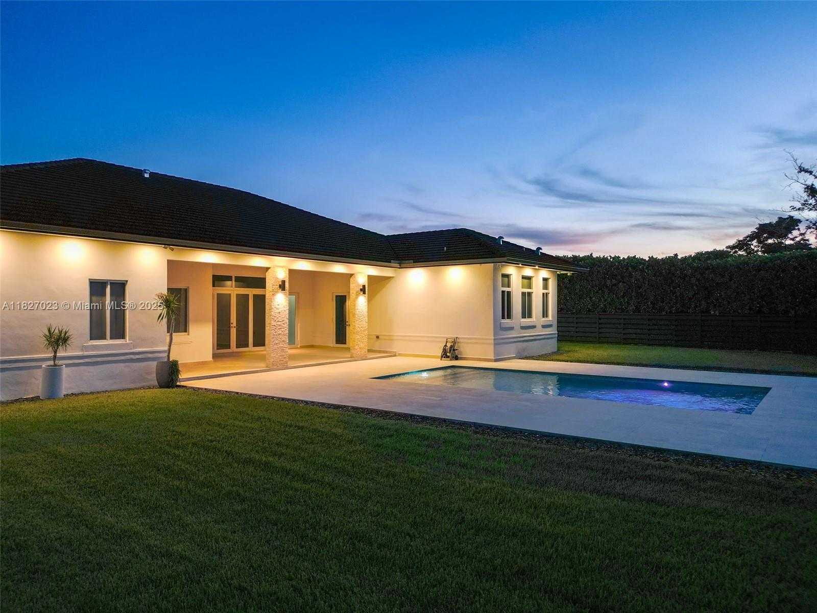 Small Image of 10203 SOUTH WEST 136TH ST, Miami Number 15