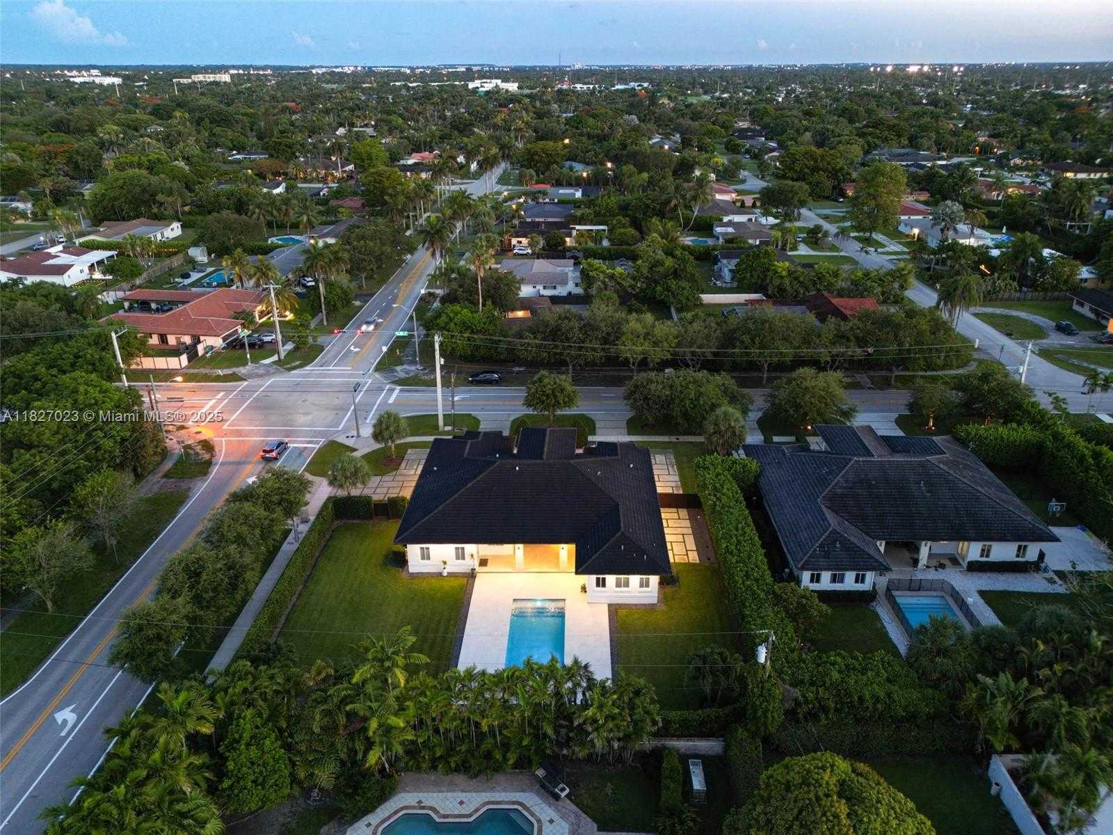 Small Image of 10203 SOUTH WEST 136TH ST, Miami Number 18