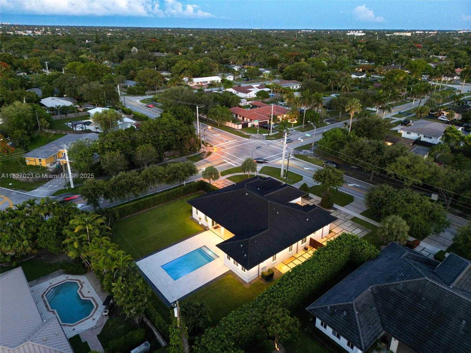 Small Image of 10203 SOUTH WEST 136TH ST, Miami Number 20