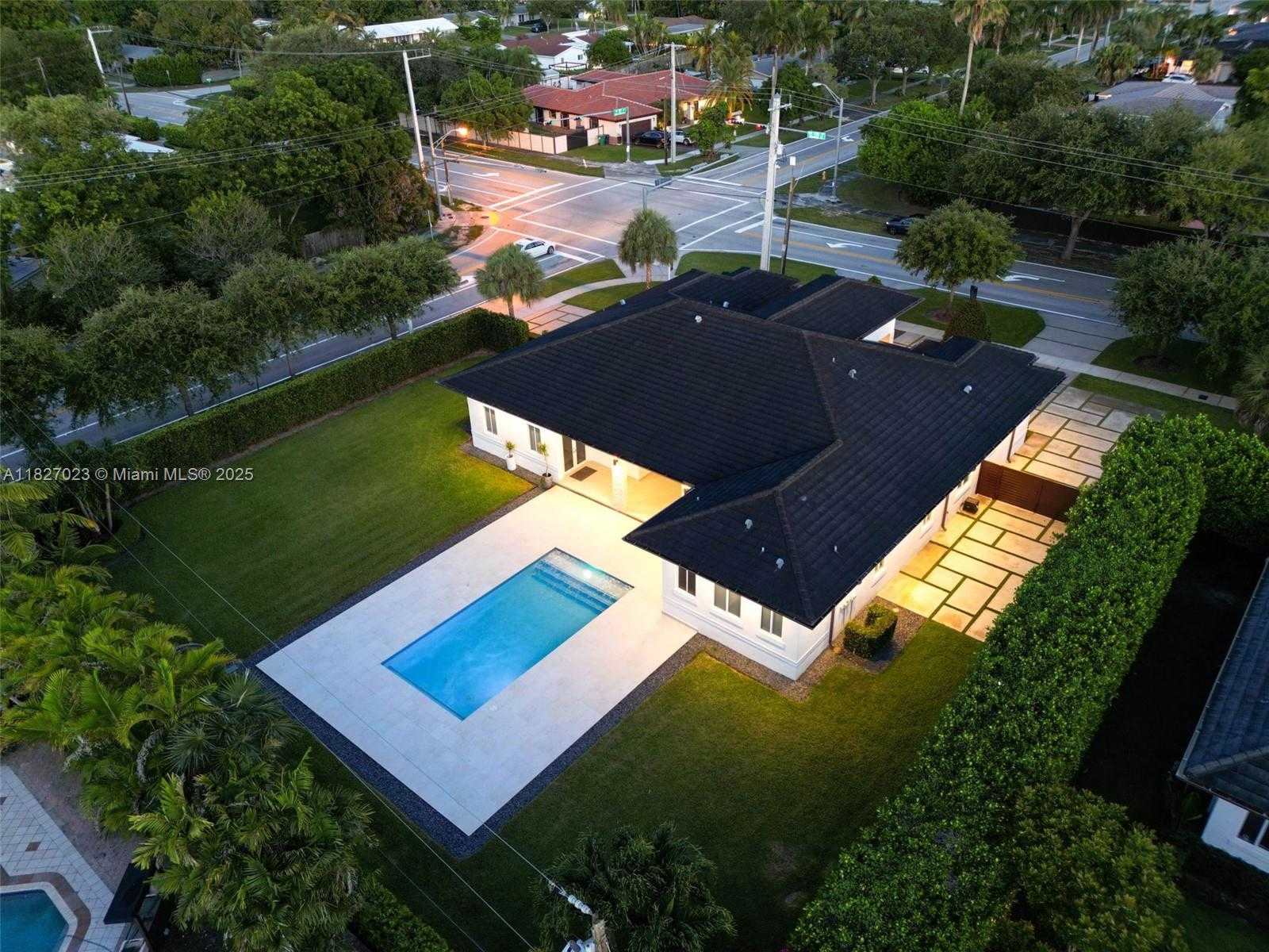 Small Image of 10203 SOUTH WEST 136TH ST, Miami Number 22