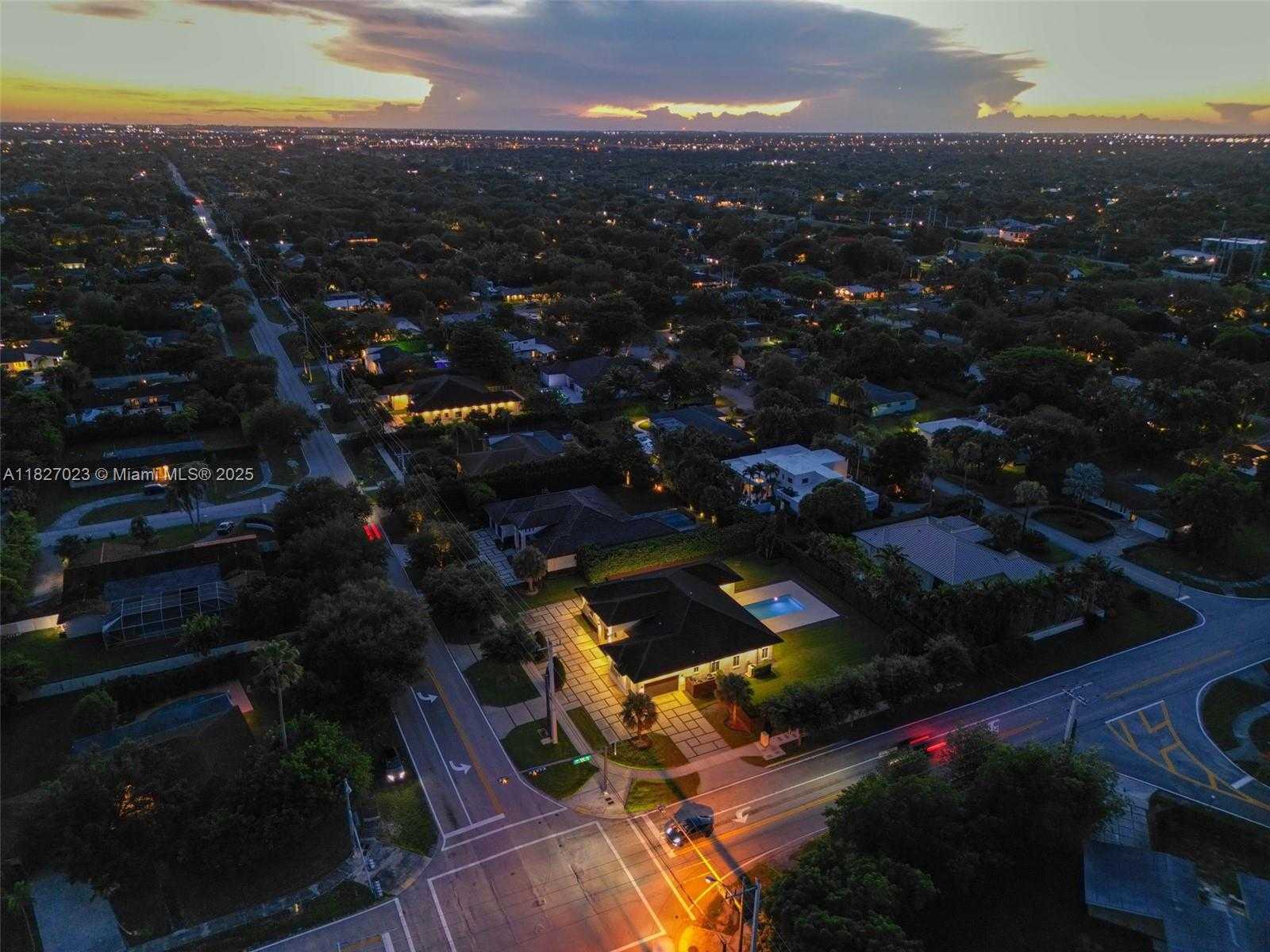 Small Image of 10203 SOUTH WEST 136TH ST, Miami Number 25
