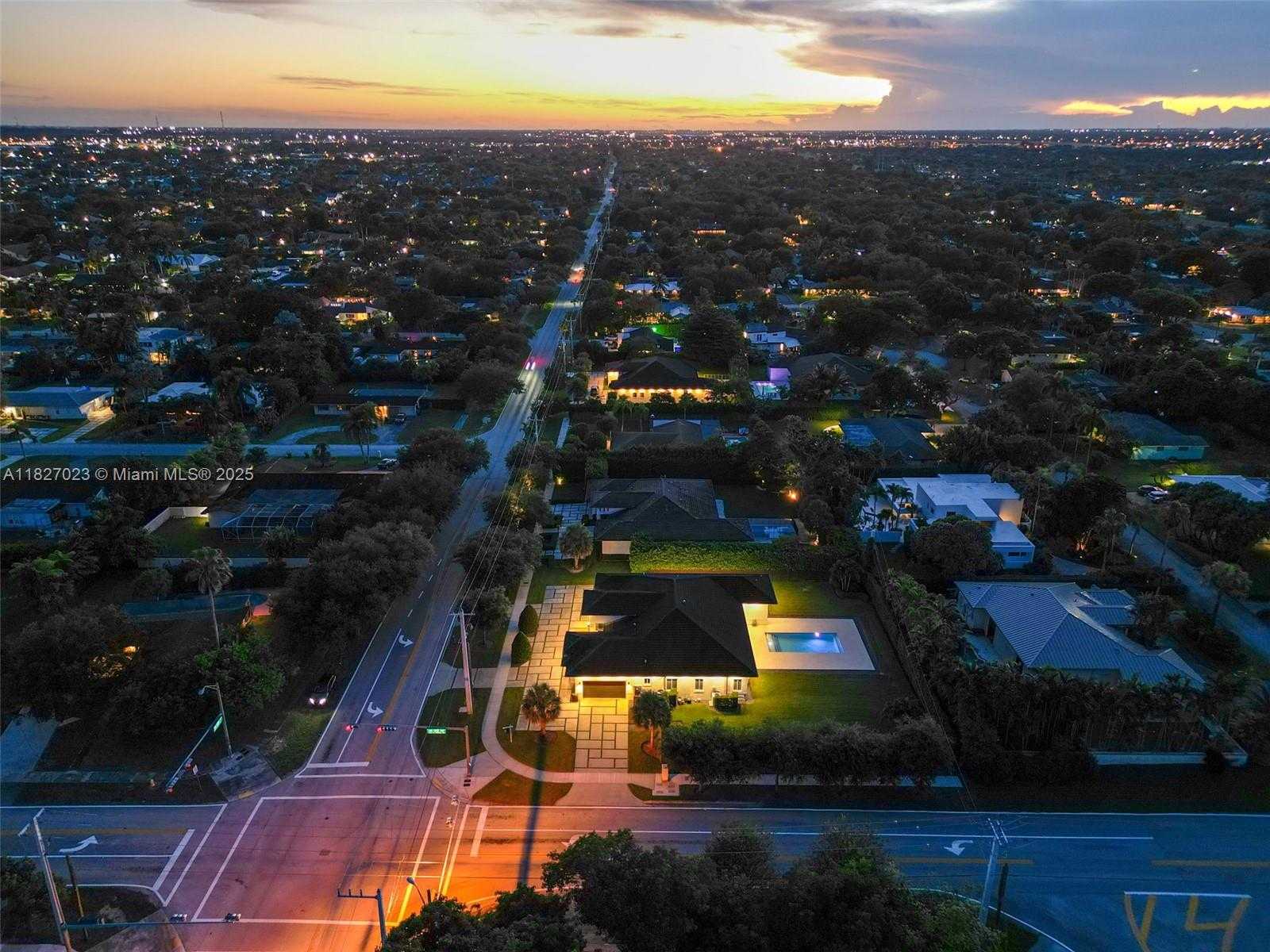 Small Image of 10203 SOUTH WEST 136TH ST, Miami Number 26