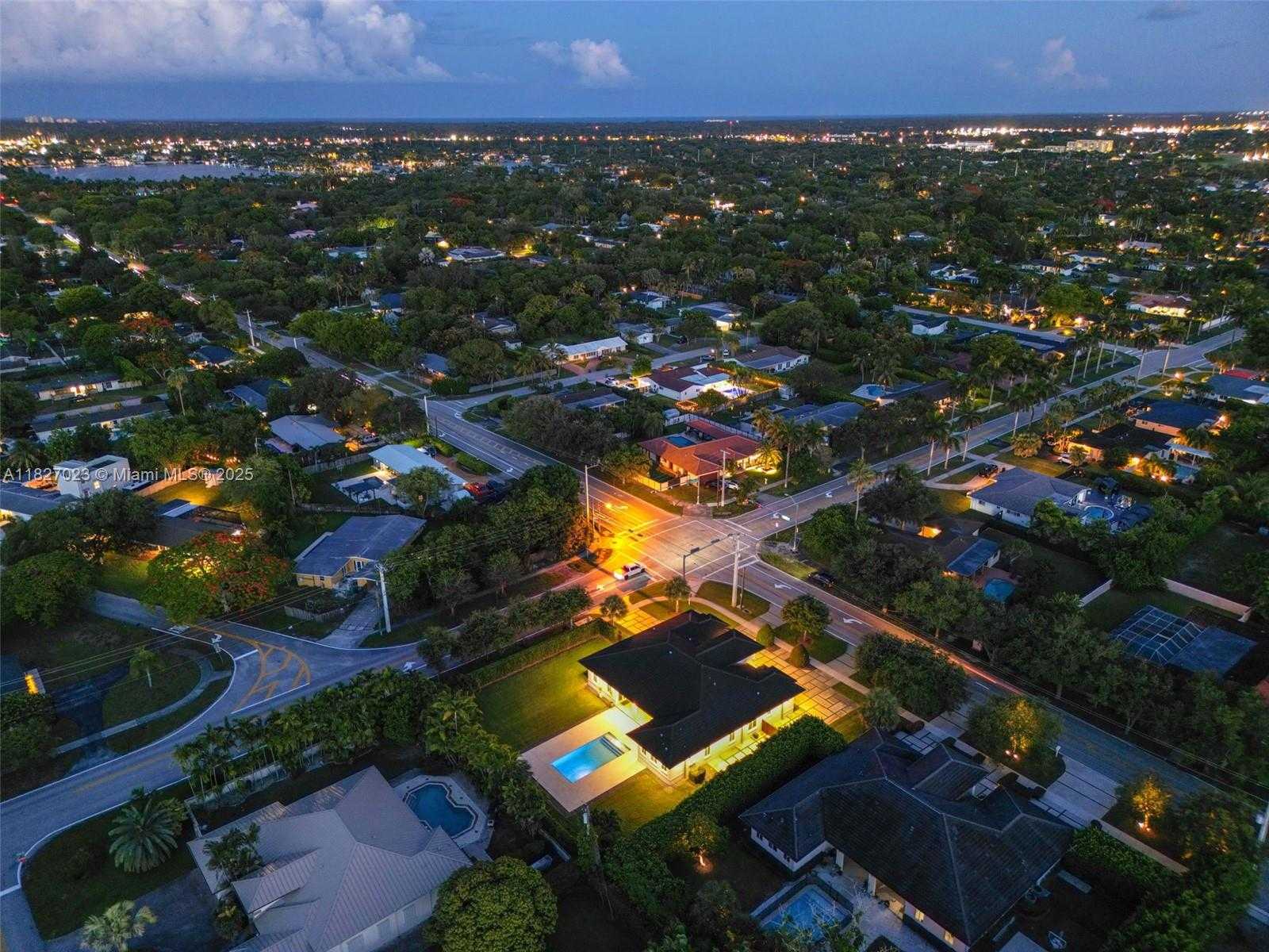 Small Image of 10203 SOUTH WEST 136TH ST, Miami Number 28
