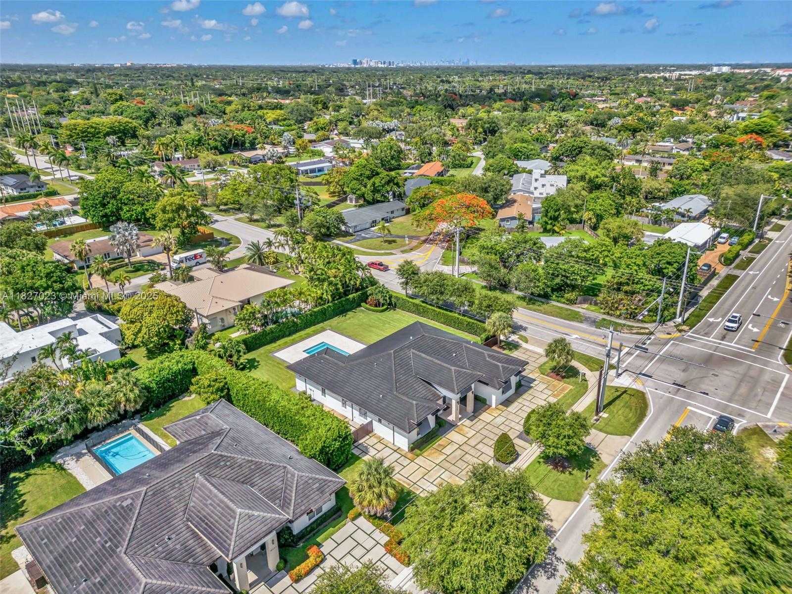 Small Image of 10203 SOUTH WEST 136TH ST, Miami Number 34