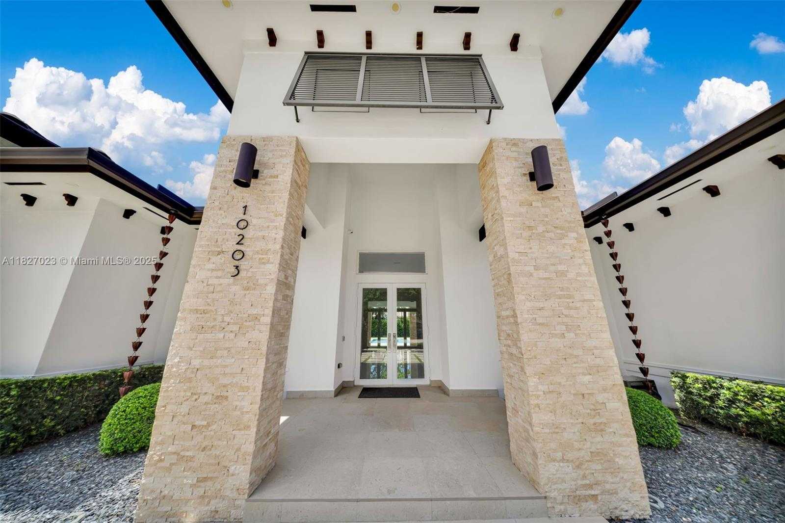 Small Image of 10203 SOUTH WEST 136TH ST, Miami Number 36