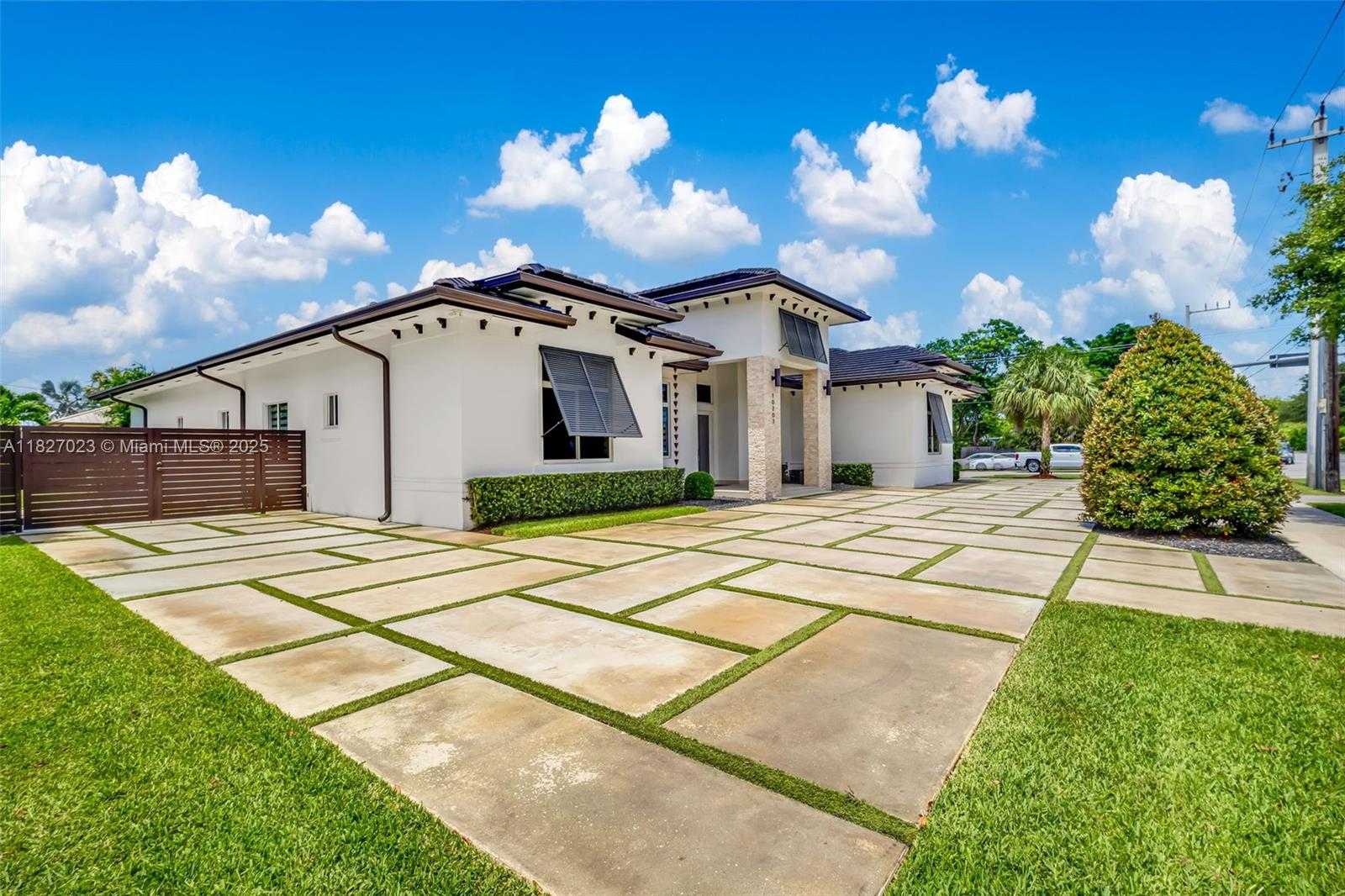 Small Image of 10203 SOUTH WEST 136TH ST, Miami Number 42