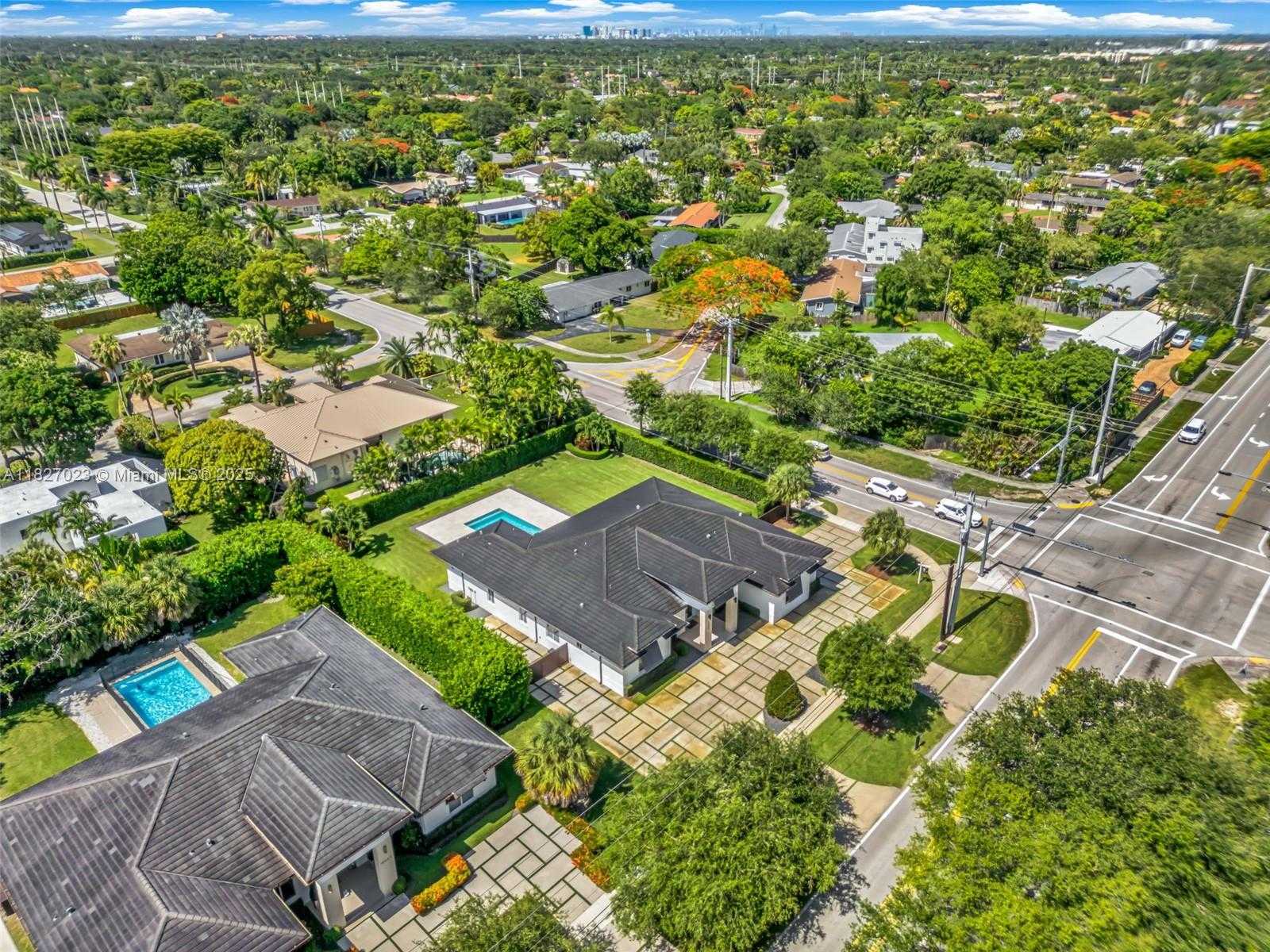 Small Image of 10203 SOUTH WEST 136TH ST, Miami Number 46