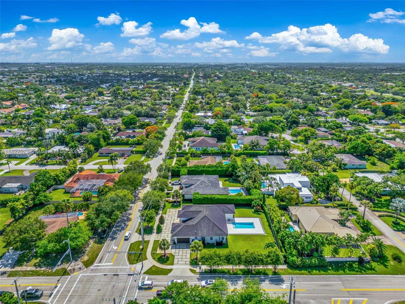 Small Image of 10203 SOUTH WEST 136TH ST, Miami Number 47