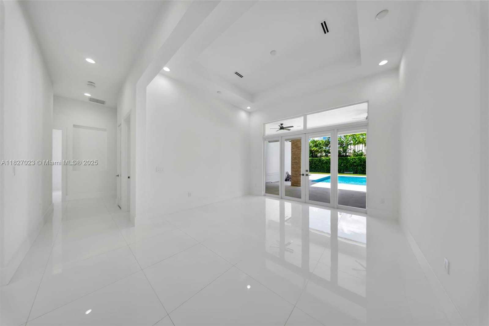 Small Image of 10203 SOUTH WEST 136TH ST, Miami Number 57