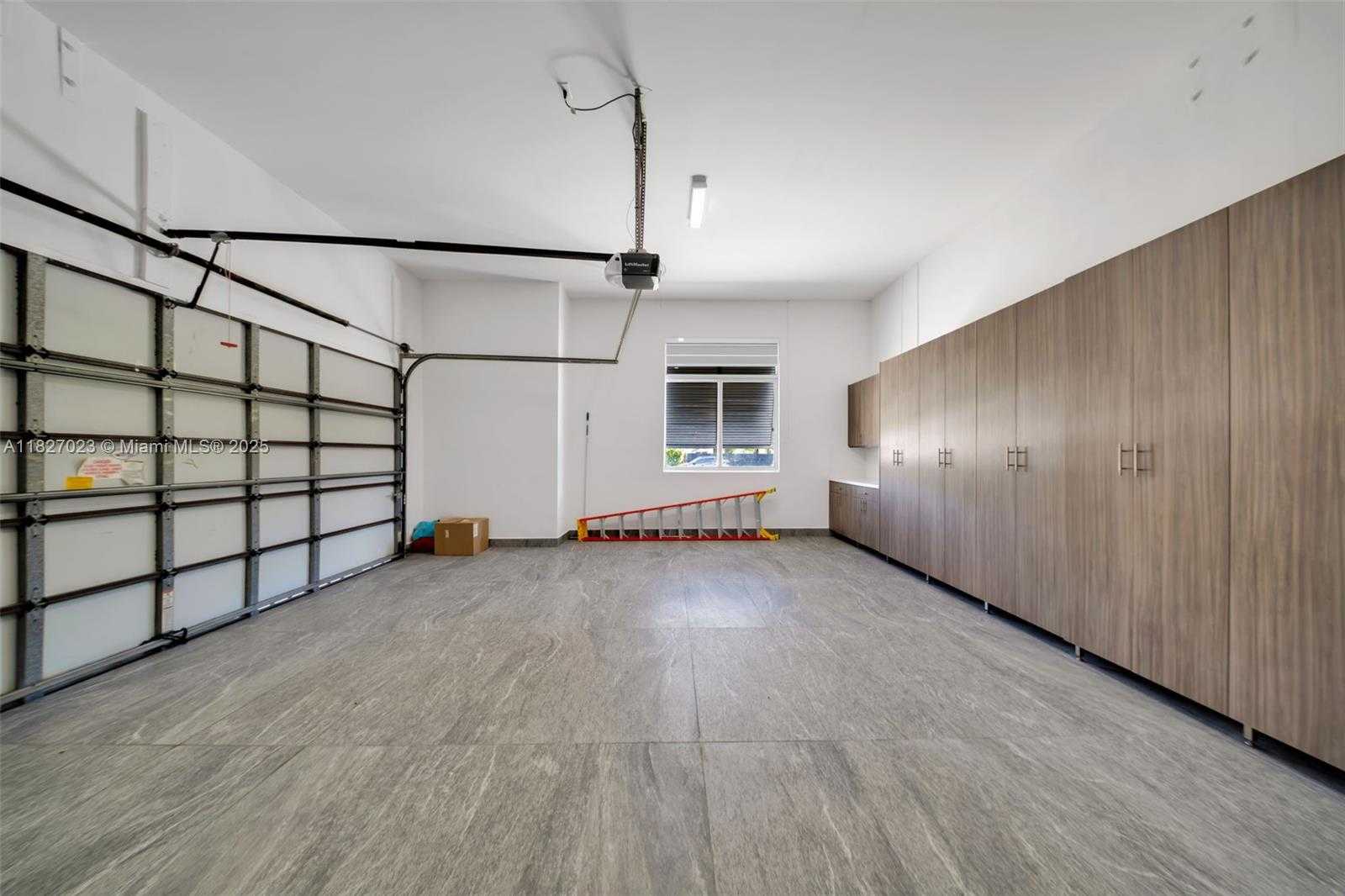 Small Image of 10203 SOUTH WEST 136TH ST, Miami Number 64