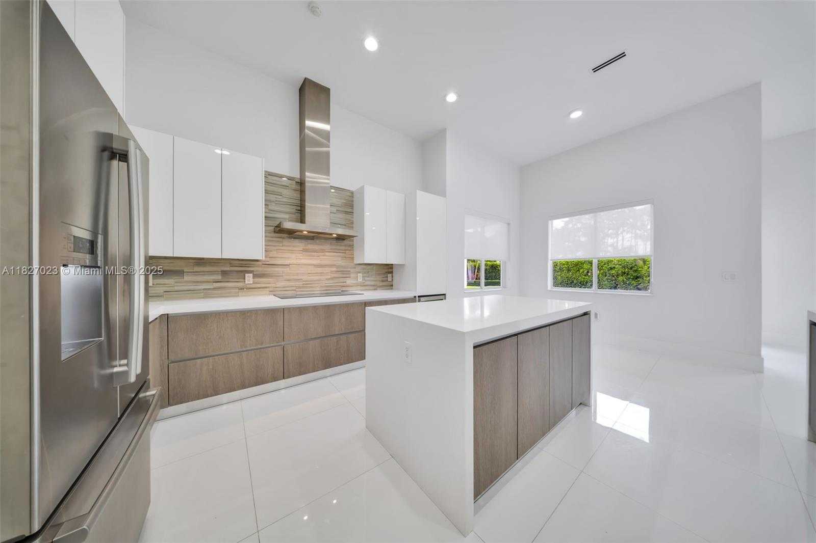 Small Image of 10203 SOUTH WEST 136TH ST, Miami Number 70