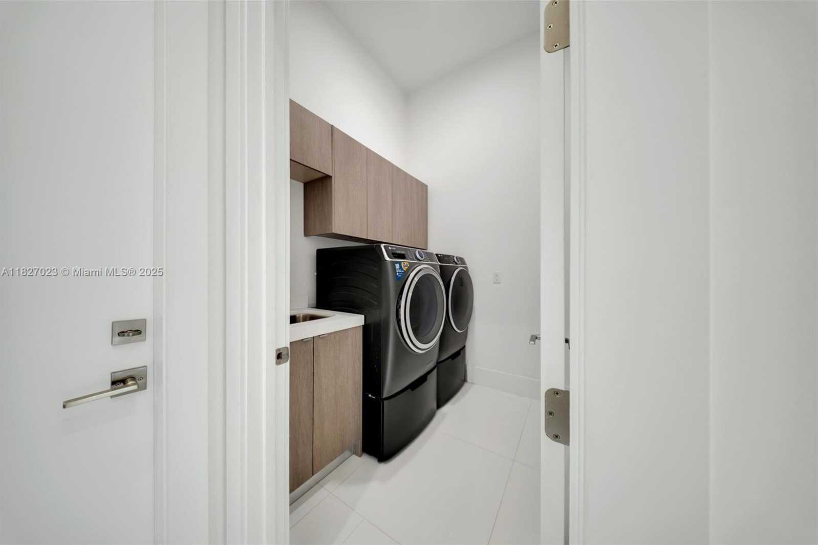 Small Image of 10203 SOUTH WEST 136TH ST, Miami Number 74