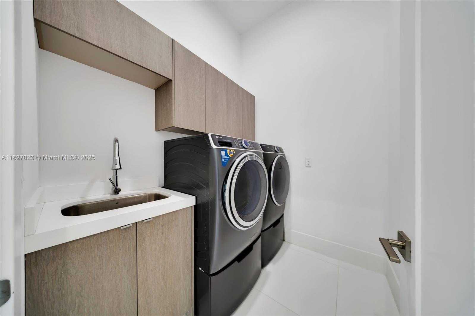 Small Image of 10203 SOUTH WEST 136TH ST, Miami Number 75