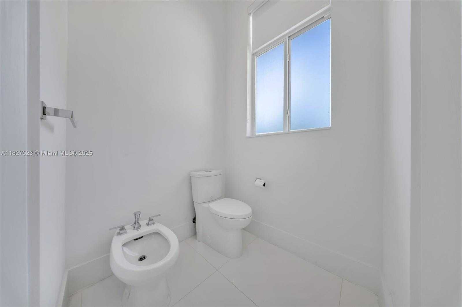 Small Image of 10203 SOUTH WEST 136TH ST, Miami Number 87