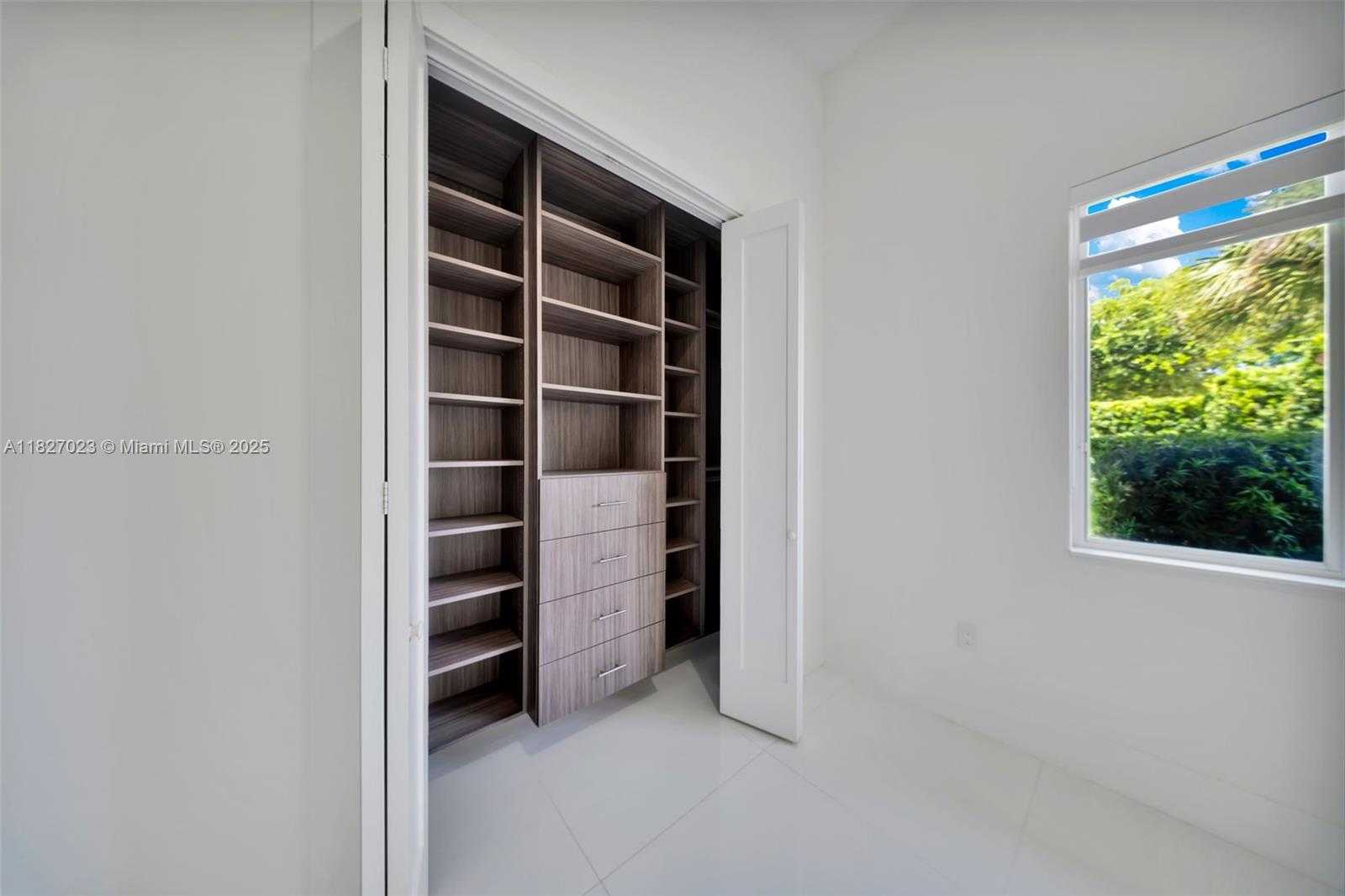 Small Image of 10203 SOUTH WEST 136TH ST, Miami Number 91