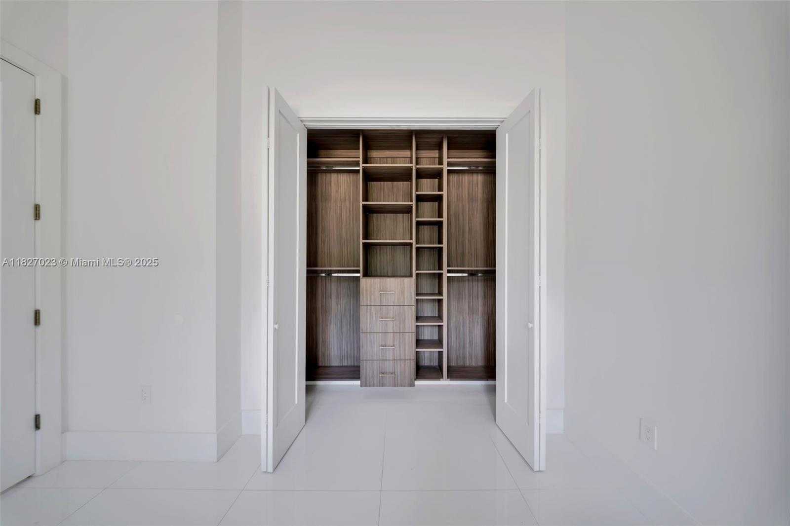 Small Image of 10203 SOUTH WEST 136TH ST, Miami Number 93