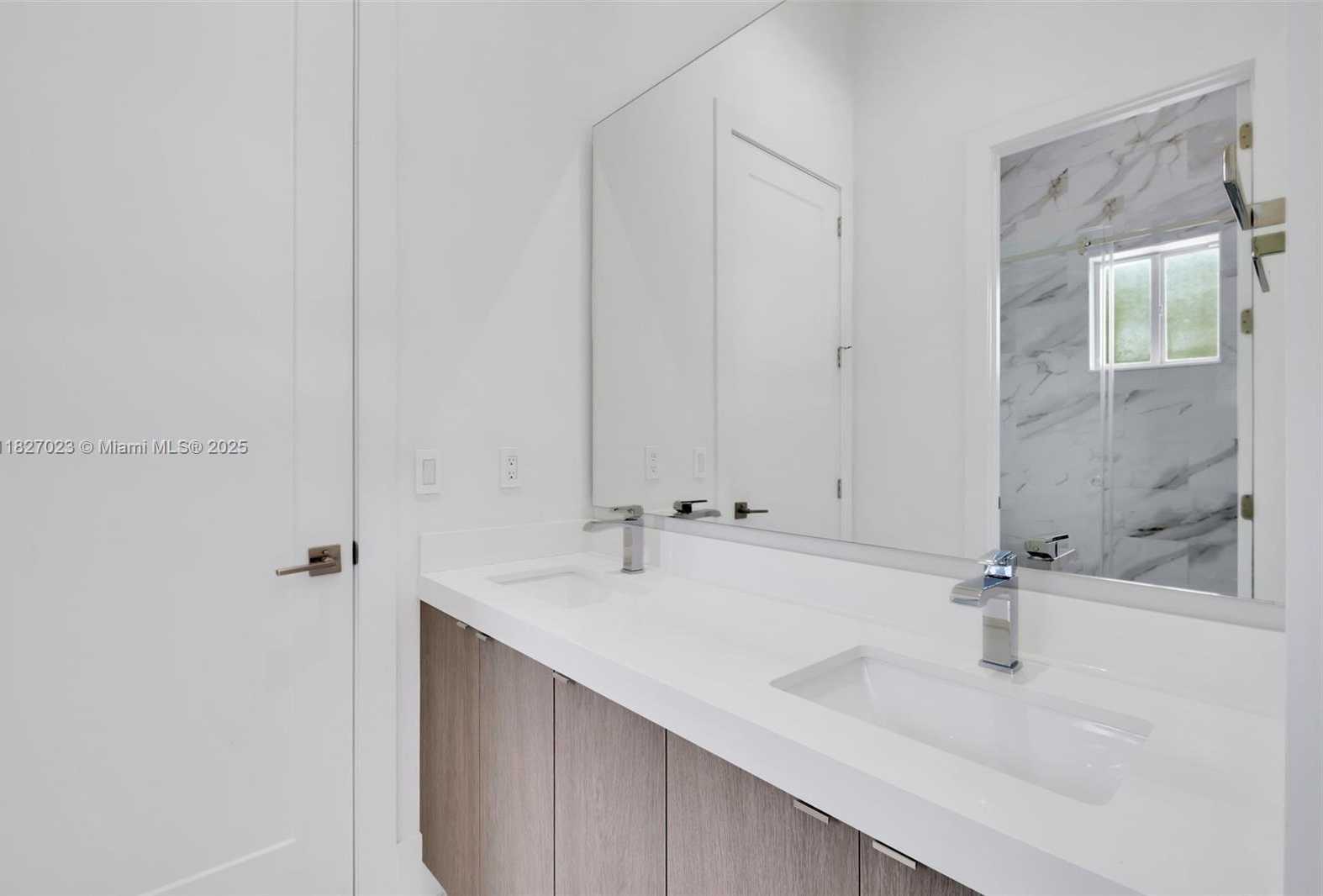 Small Image of 10203 SOUTH WEST 136TH ST, Miami Number 99