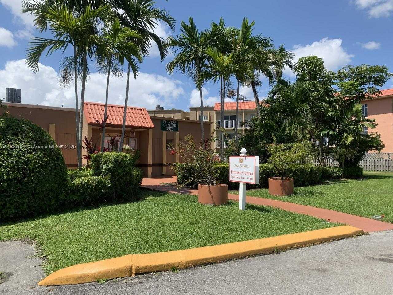 Small Image of 4920 79TH AVE #204, Doral Number 3