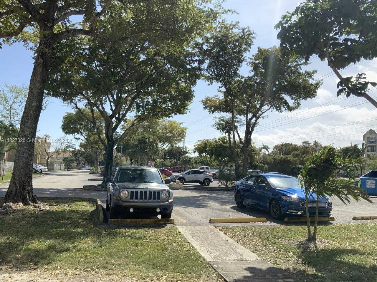 Small Image of 4920 79TH AVE #204, Doral Number 5