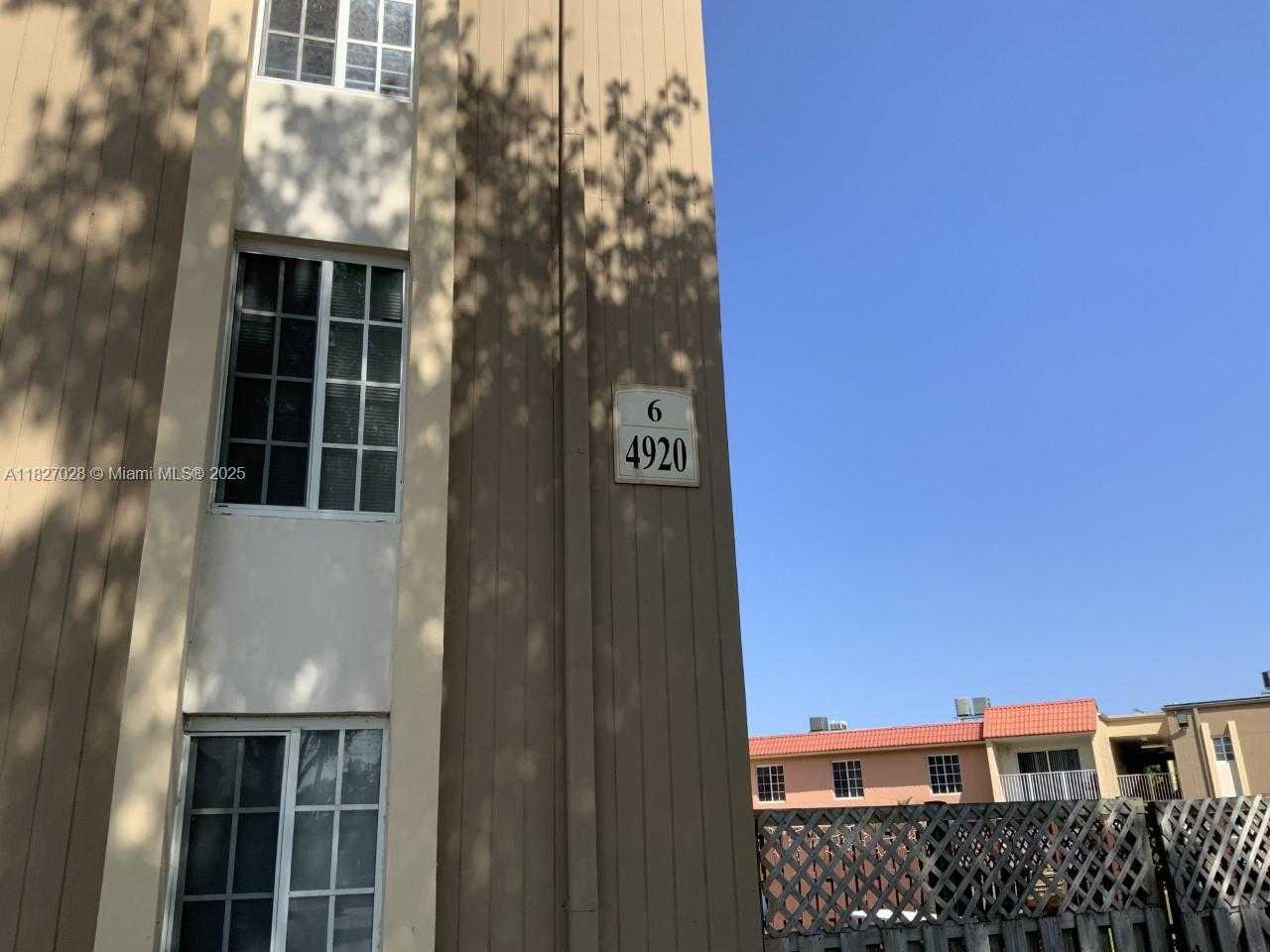 Small Image of 4920 79TH AVE #204, Doral Number 7