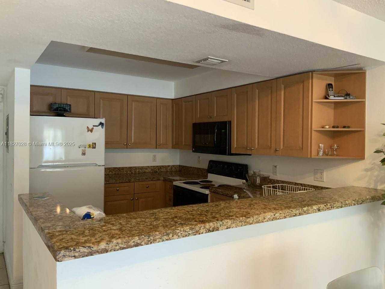Small Image of 4920 79TH AVE #204, Doral Number 9
