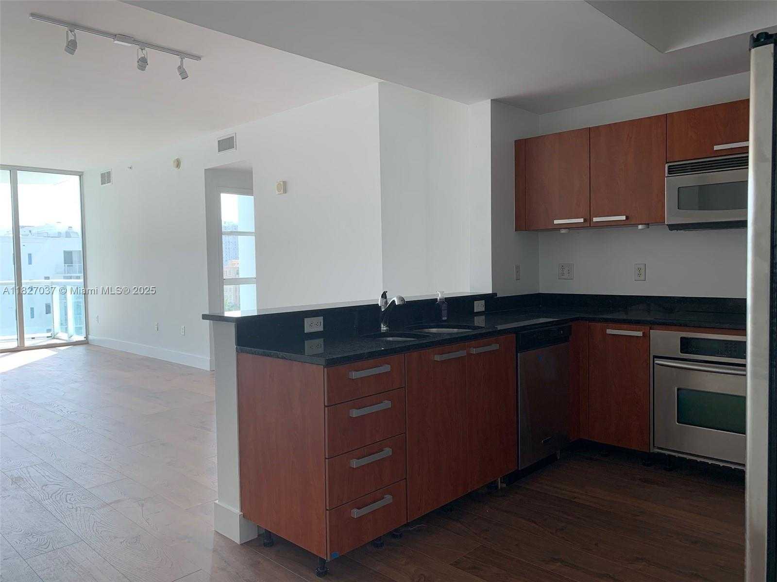 Small Image of 3131 NORTH EAST 188TH ST #2-909, Aventura Number 3