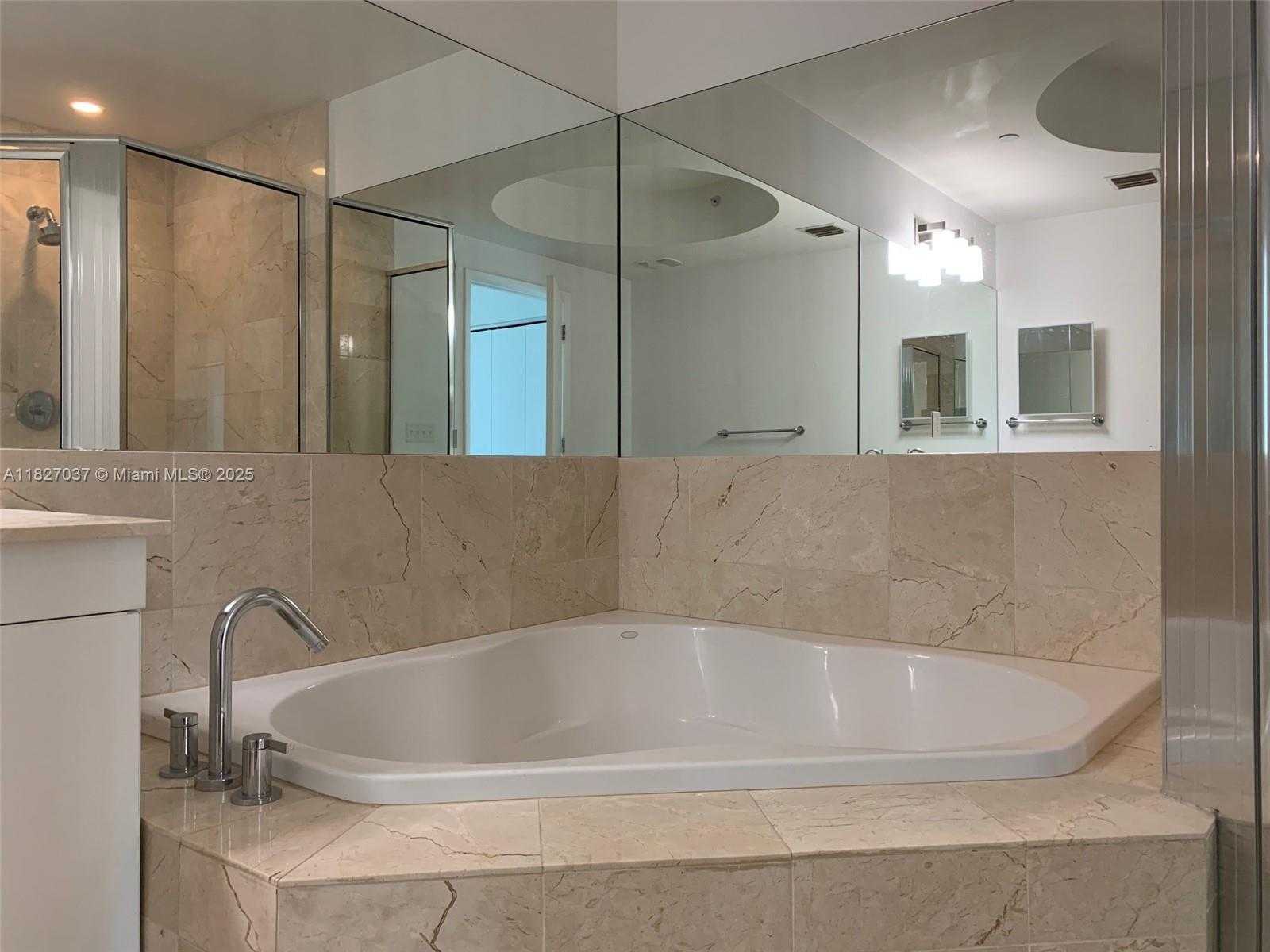 Small Image of 3131 NORTH EAST 188TH ST #2-909, Aventura Number 6