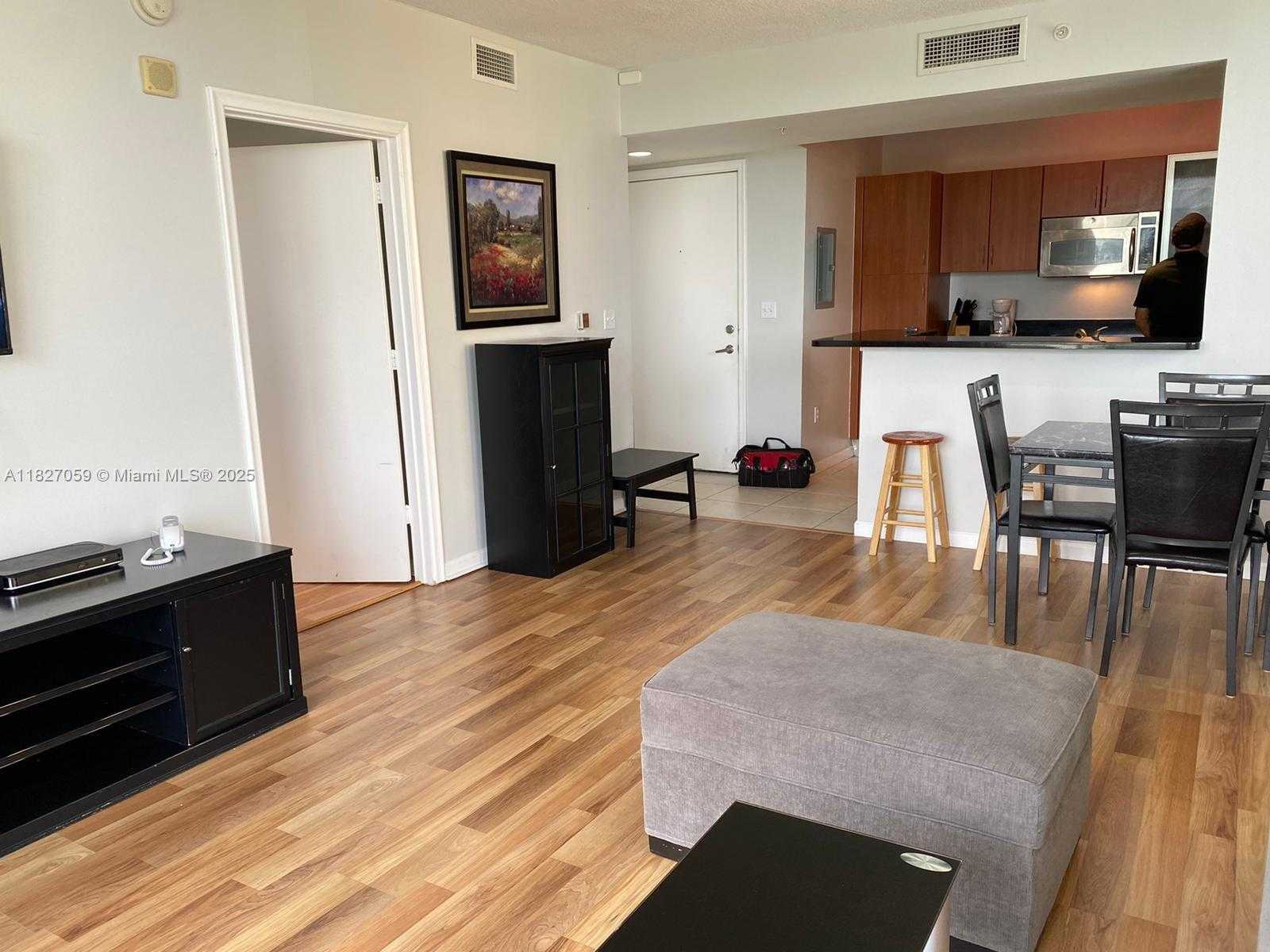 Small Image of 18800 NORTH EAST 29TH AVE #401, Aventura Number 2