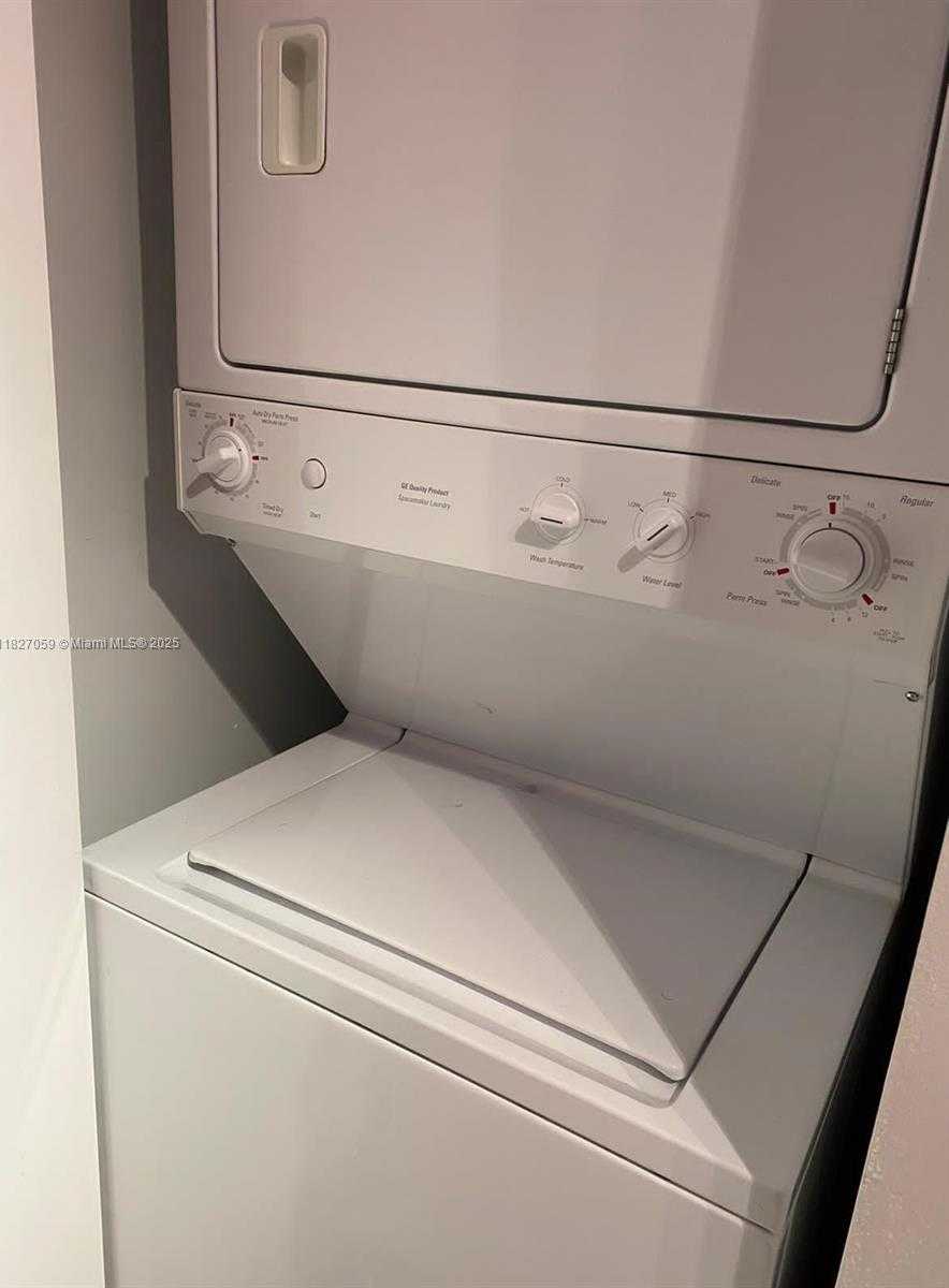 Small Image of 18800 NORTH EAST 29TH AVE #401, Aventura Number 7