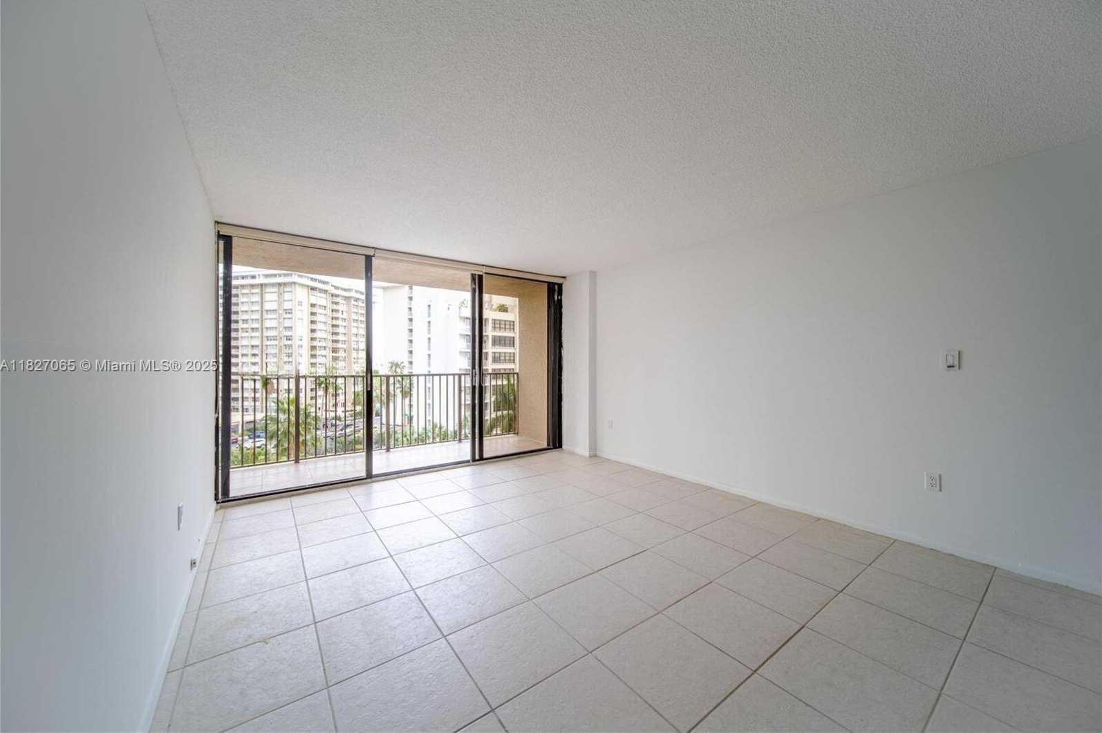 Small Image of 1450 BRICKELL BAY DR #611, Miami Number 2