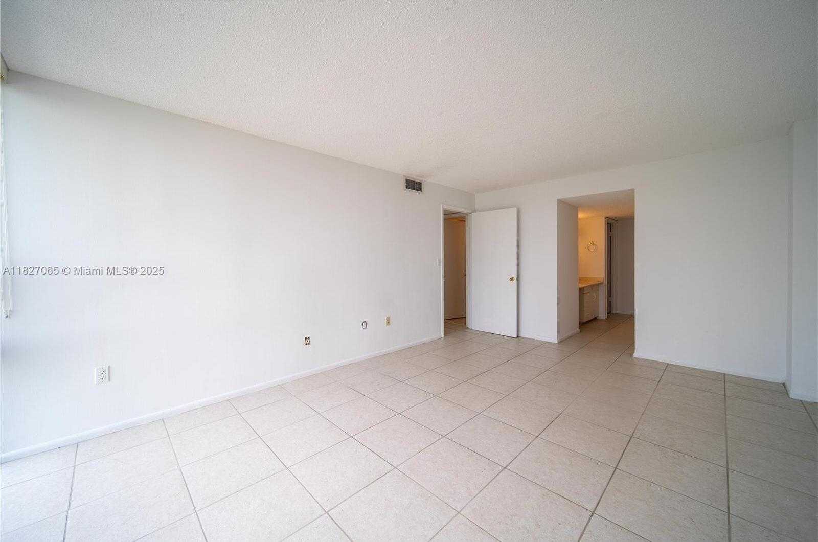 Small Image of 1450 BRICKELL BAY DR #611, Miami Number 5