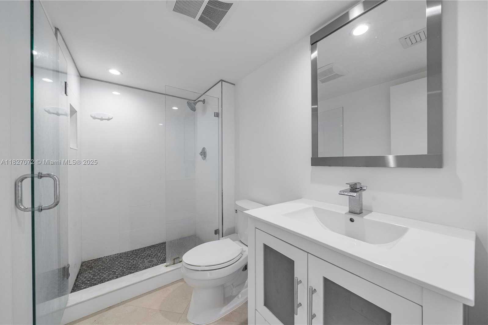 Small Image of 3675 NORTH COUNTRY CLUB DR #2303, Aventura Number 13