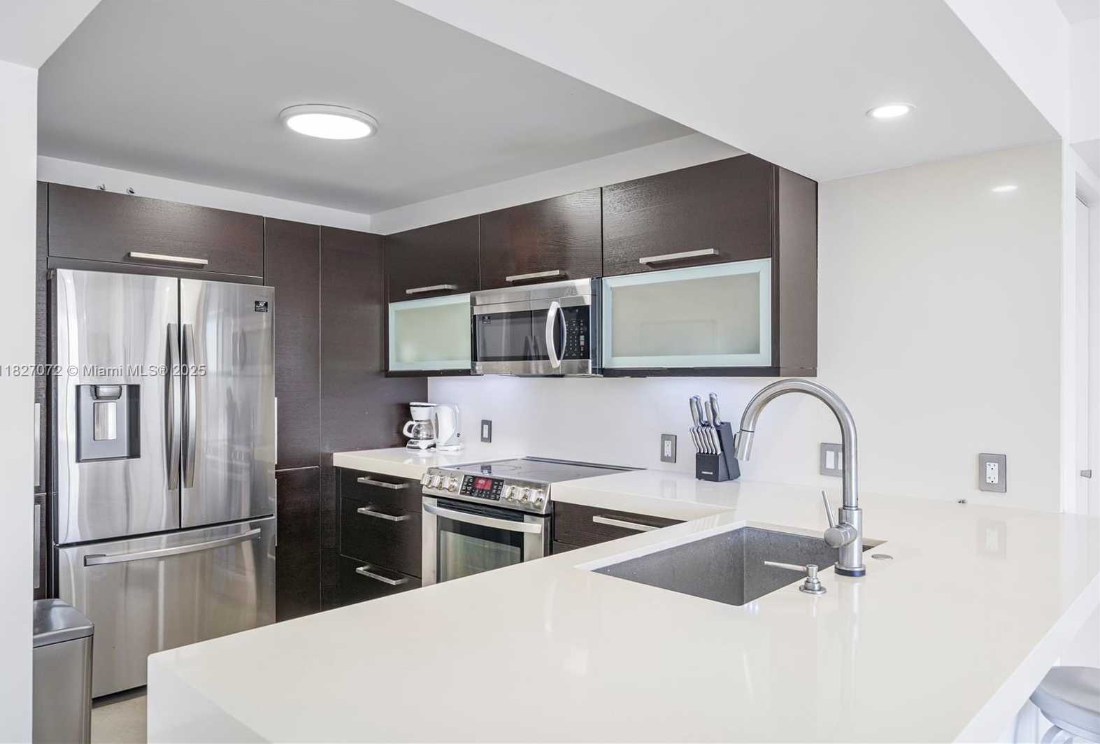 Small Image of 3675 NORTH COUNTRY CLUB DR #2303, Aventura Number 5