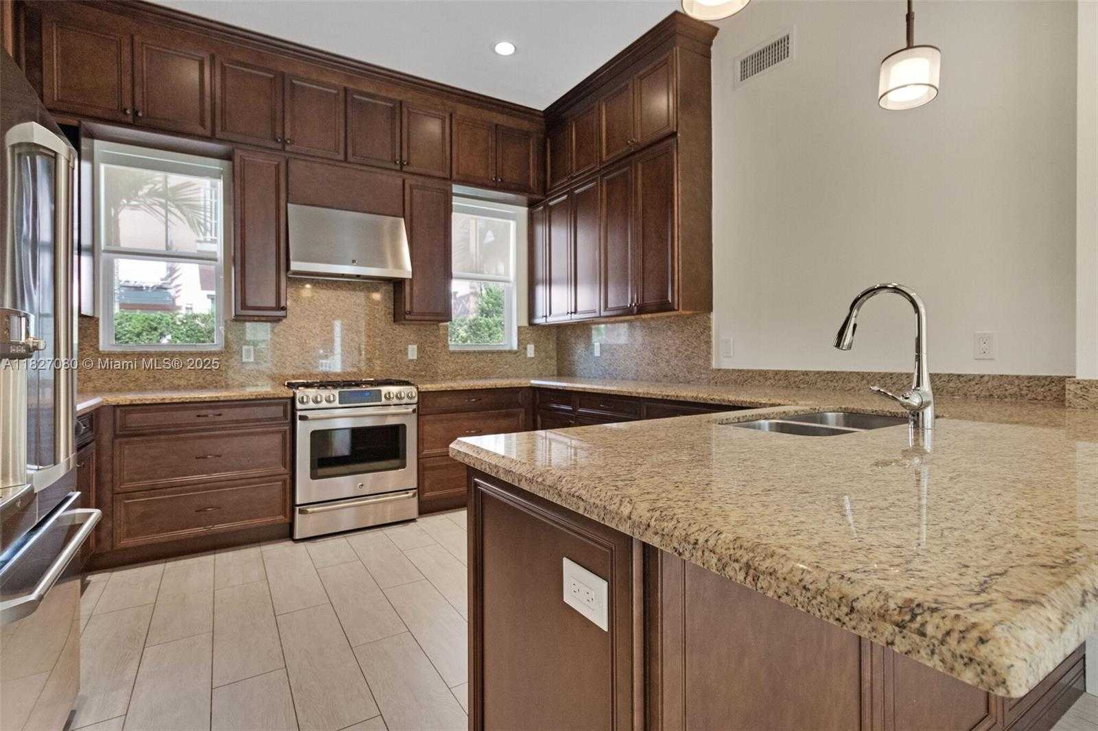 Small Image of 1749 NORTH EAST 9TH ST, Fort Lauderdale Number 12
