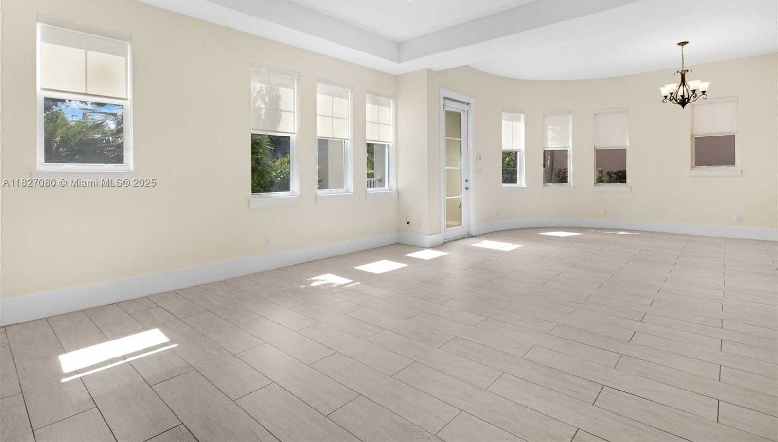 Small Image of 1749 NORTH EAST 9TH ST, Fort Lauderdale Number 7