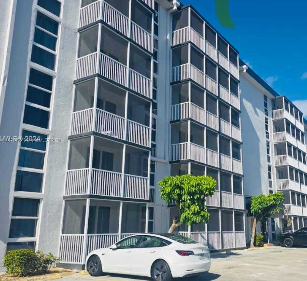 Small Image of 16950 WEST DIXIE HWY B120 HWY #120, North Miami Beach Number 6