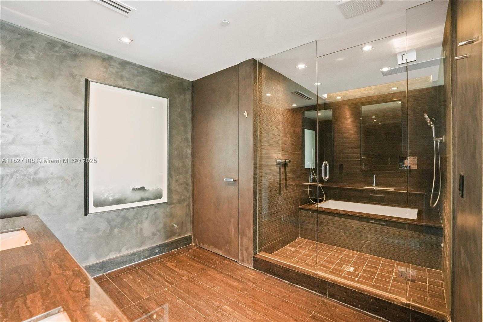 Small Image of 650 NORTH EAST 32ND ST #UPH5303, Miami Number 33
