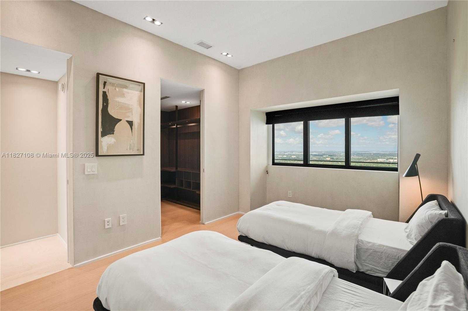 Small Image of 650 NORTH EAST 32ND ST #UPH5303, Miami Number 43
