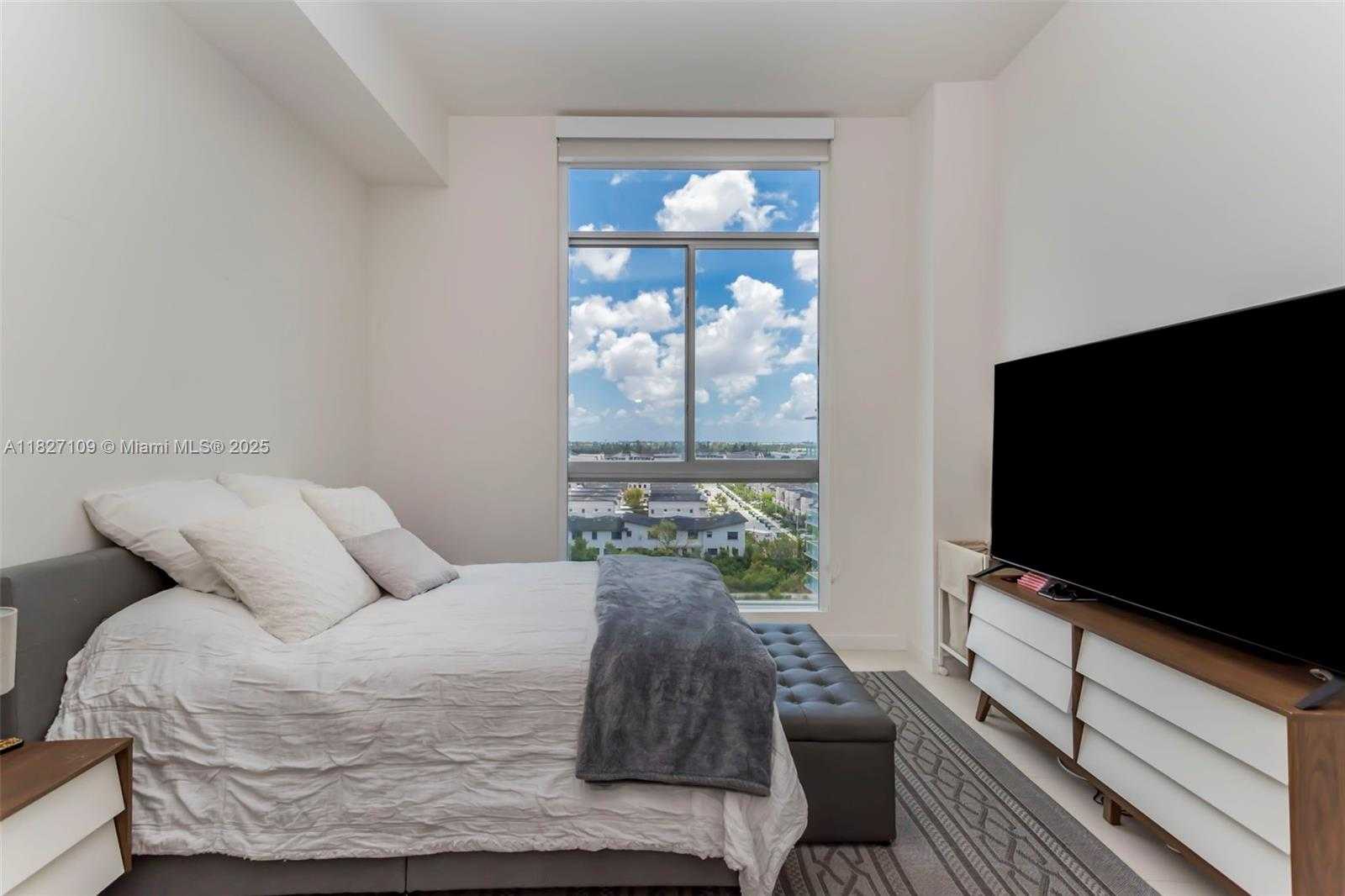 Small Image of 7825 NORTH WEST 107TH AVE #817, Doral Number 11
