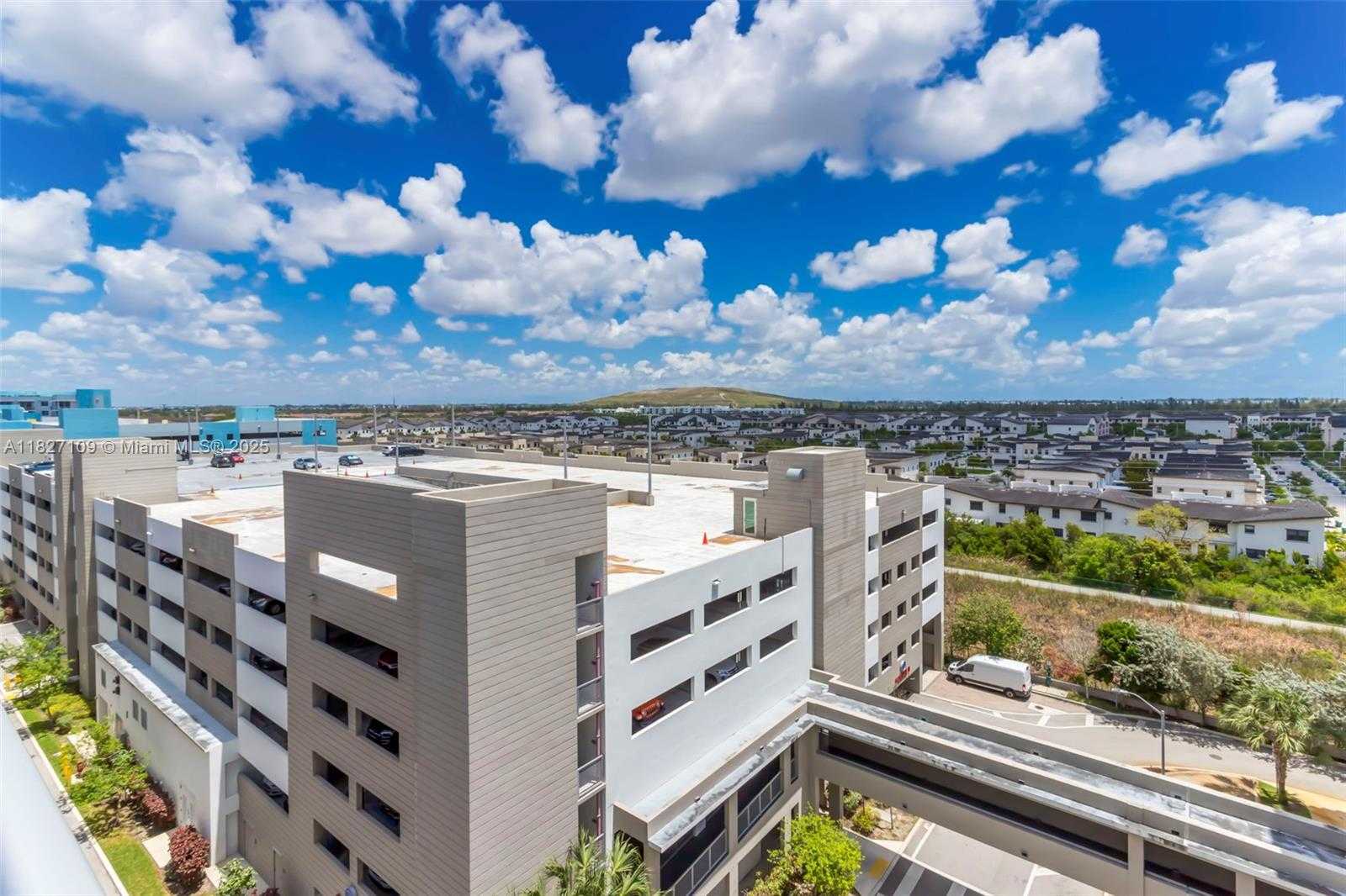 Small Image of 7825 NORTH WEST 107TH AVE #817, Doral Number 14