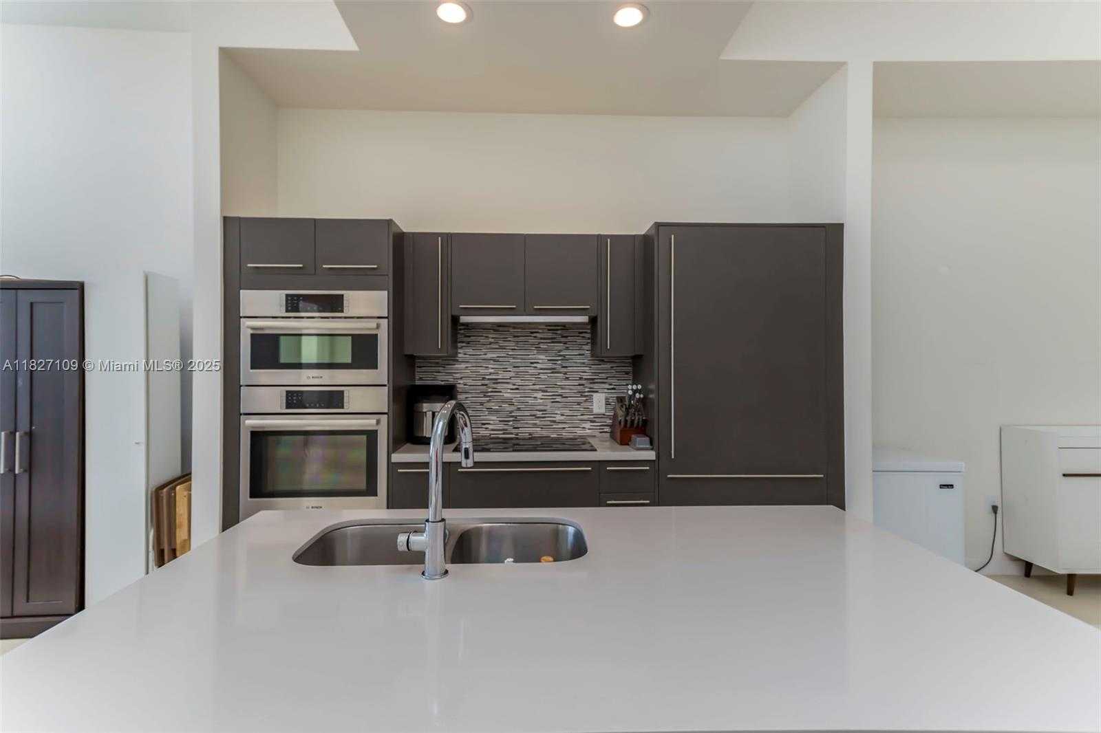 Small Image of 7825 NORTH WEST 107TH AVE #817, Doral Number 2