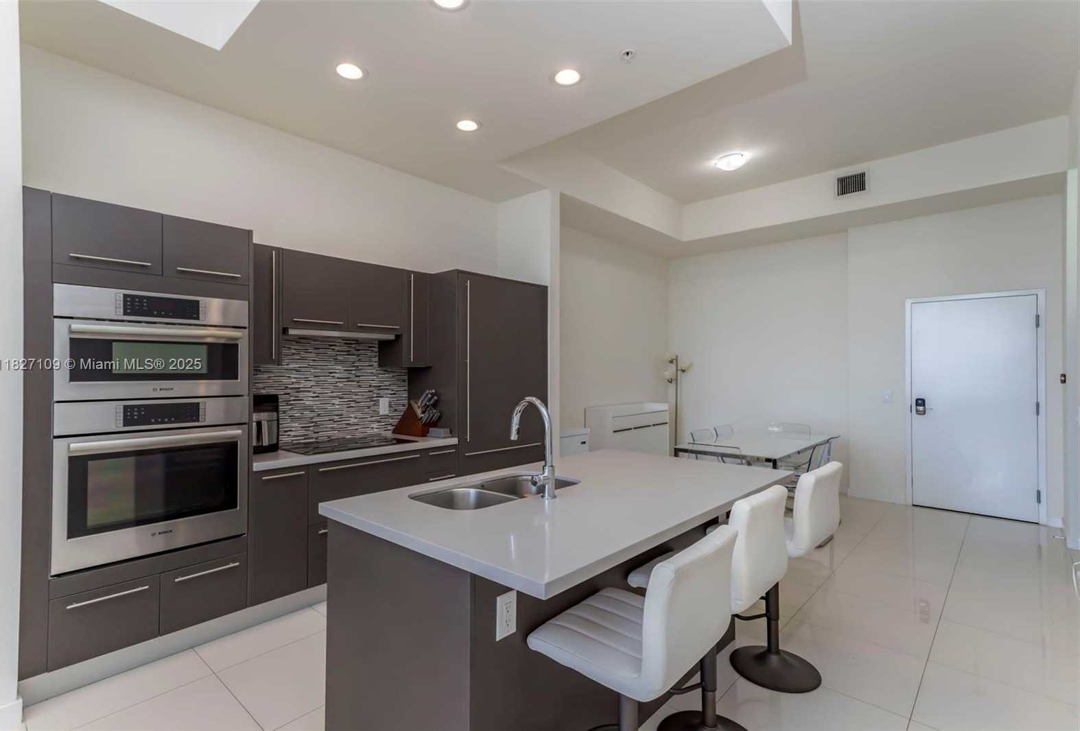 Small Image of 7825 NORTH WEST 107TH AVE #817, Doral Number 4