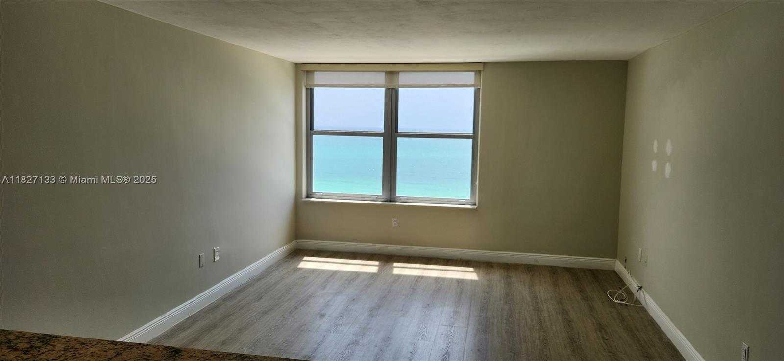 Small Image of 2899 COLLINS AVE #1545, Miami Beach Number 10